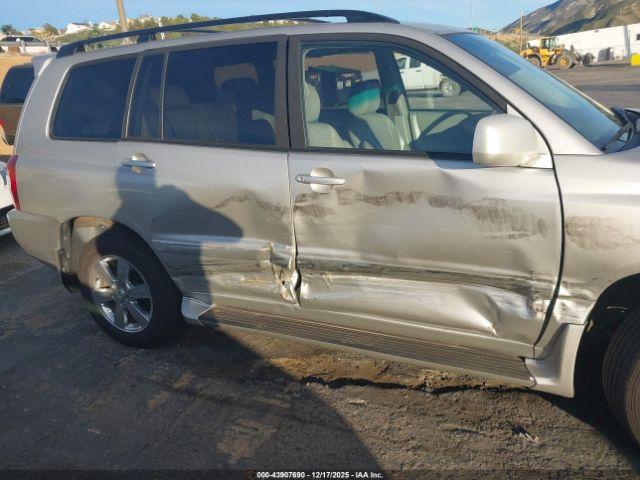 Toyota Highlander Limited V6 Image 12
