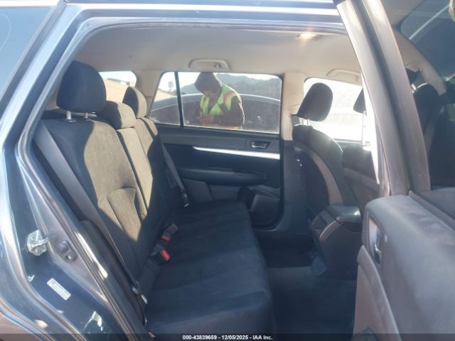 Subaru Outback 2.5i Image 13