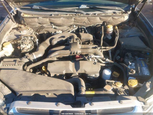 Subaru Outback 2.5i Image 10